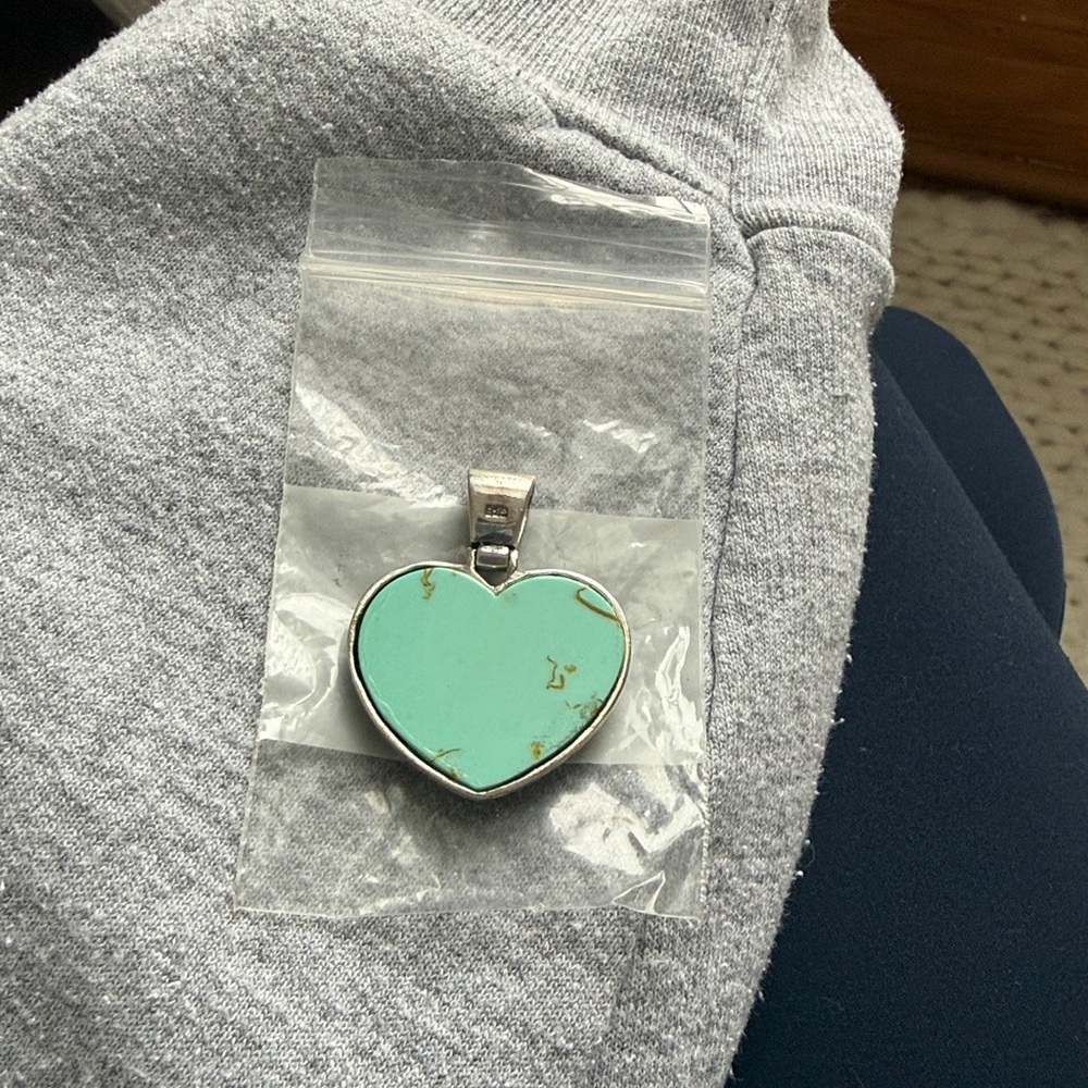 NEW HEART PENDANT - Picture 2 of 2